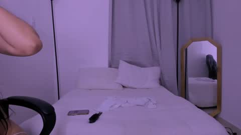 Snapshot of couple_sexxo chatting on 12.15.24 Couple sexxo online show from 12.15.24