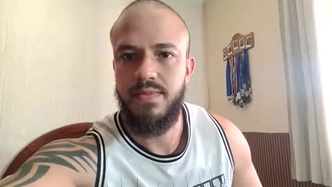 Snapshot of couplehot1515 chatting on 10.26.25 couplehot1515 online show from 10.26.25