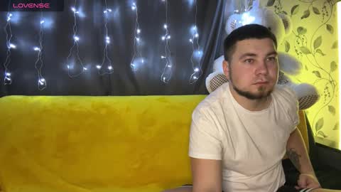 Snapshot of coupleinspire chatting on 11.20.25 Emily Ryan online show from 11.20.25