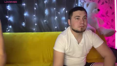 Snapshot of coupleinspire chatting on 11.27.25 Emily Ryan online show from 11.27.25