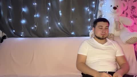 Snapshot of coupleinspire chatting on 12.04.25 Emily Ryan online show from 12.04.25