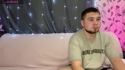 Snapshot of coupleinspire chatting on 12.21.25 Emily Ryan online show from 12.21.25