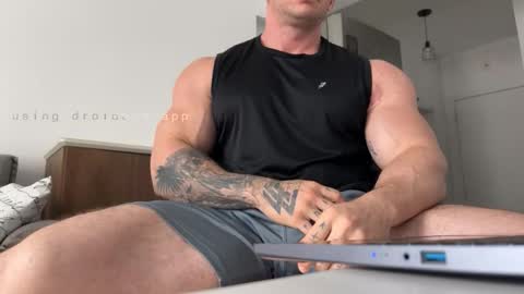 couplemuscle40 online show from 10.08.25