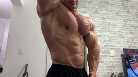 couplemuscle40 online show from 03.24.26