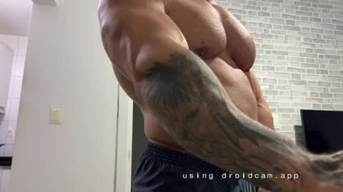 couplemuscle40 online show from 05.04.26
