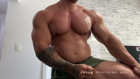 couplemuscle40 online show from 05.12.26