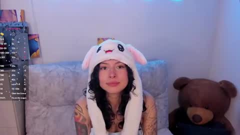 Snapshot of couplevibes_ chatting on 06.19.26 Emily Andy online show from 06.19.26
