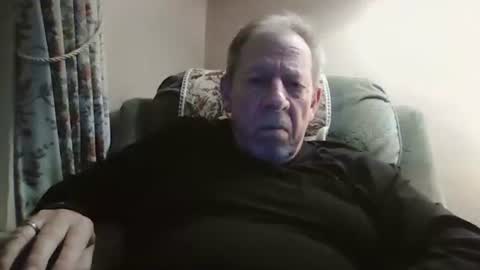 Snapshot of courieral1 chatting on 11.24.25 courieral1 online show from 11.24.25