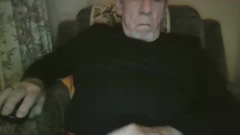 Snapshot of courieral1 chatting on 11.26.25 courieral1 online show from 11.26.25