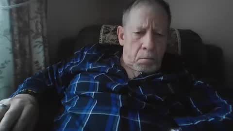 Snapshot of courieral1 chatting on 12.18.25 courieral1 online show from 12.18.25