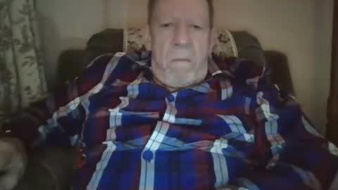 Snapshot of courieral1 chatting on 12.19.25 courieral1 online show from 12.19.25