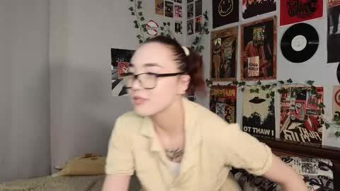 Yuna online show from 11.21.25