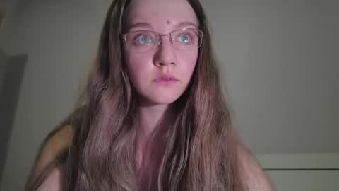 Snapshot of coyness_geneva chatting on 03.01.26 Geneva online show from 03.01.26