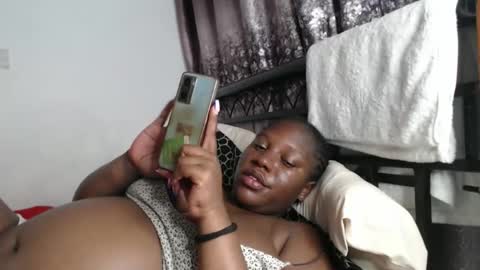 Erykah online show from 11.17.25