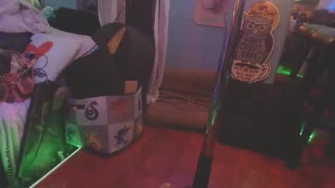 cpl4morethan1 online show from 10.15.25