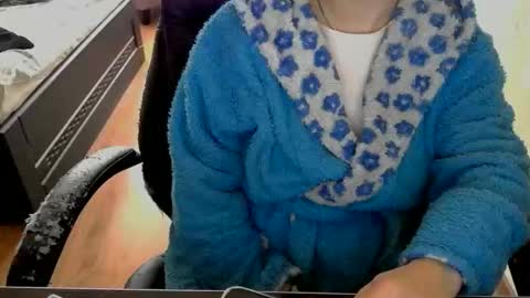 Snapshot of crafty_kity chatting on 04.16.26 Mary online show from 04.16.26