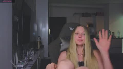 Snapshot of cravelucy chatting on 07.29.26 lucy online show from 07.29.26