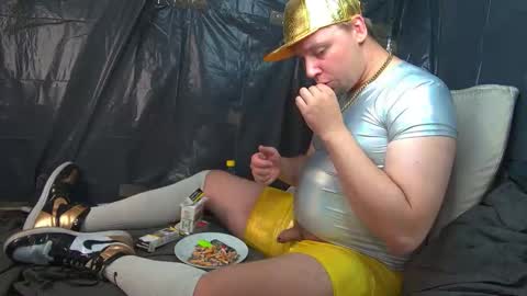 Snapshot of cravingboy chatting on 09.19.25 robin online show from 09.19.25