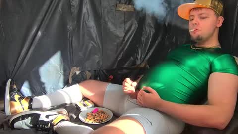 Snapshot of cravingboy chatting on 10.04.25 robin online show from 10.04.25