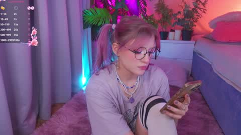 Snapshot of crazy__wine chatting on 12.04.24 Sonya online show from 12.04.24