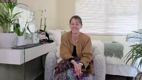 Stacy 2pm to 6pm mon-fri 3 CAT online show from 07.16.26