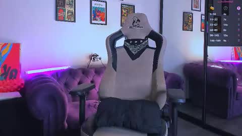 Snapshot of crazy_baby69 chatting on 09.20.25    online show from 09.20.25