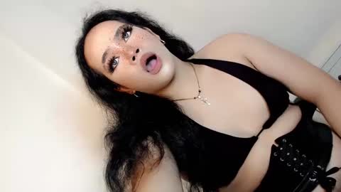 Hot Ayisha online show from 01.17.25