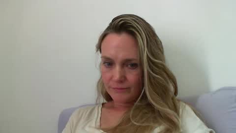 Anny online show from 01.17.25