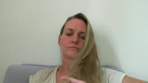 Anny online show from 01.17.25