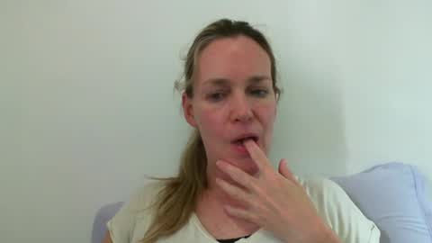 Anny online show from 01.20.25