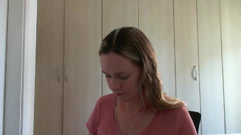 Anny online show from 01.24.25