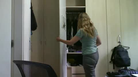 Anny online show from 01.29.25