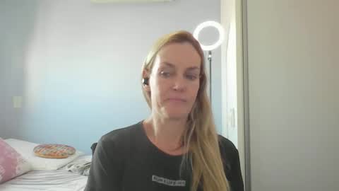 Anny online show from 04.24.26