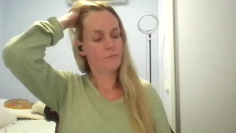 Anny online show from 06.17.26