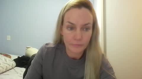 Snapshot of crazyanny chatting on 06.23.26 Anny online show from 06.23.26