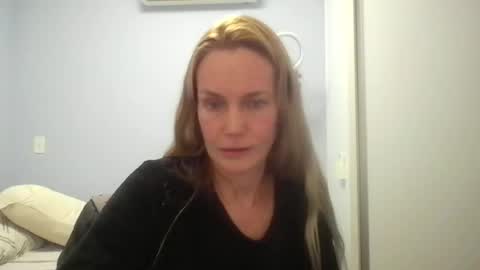 Snapshot of crazyanny chatting on 06.26.26 Anny online show from 06.26.26