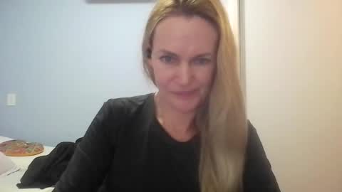 Snapshot of crazyanny chatting on 07.22.26 Anny online show from 07.22.26