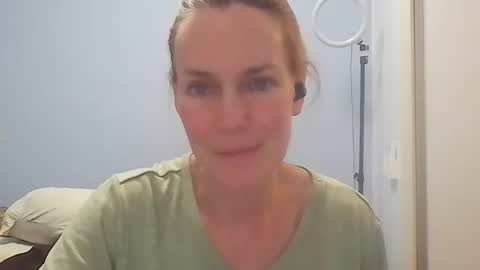 Snapshot of crazyanny chatting on 07.28.26 Anny online show from 07.28.26