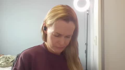 Snapshot of crazyanny chatting on 07.30.26 Anny online show from 07.30.26