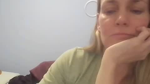 Snapshot of crazyanny chatting on 07.31.26 Anny online show from 07.31.26