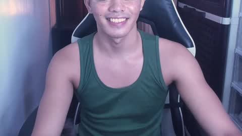 Snapshot of crazyasiancum chatting on 02.10.25 Zion online show from 02.10.25