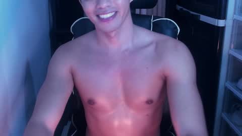 Snapshot of crazyasiancum chatting on 12.17.25 Zion online show from 12.17.25