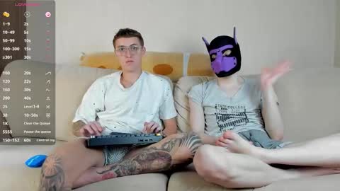 Snapshot of crazybottom99 chatting on 02.04.26 Alex online show from 02.04.26