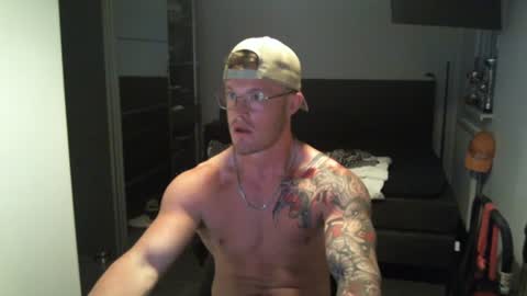 CrazyMaleSlut32 online show from 07.04.26