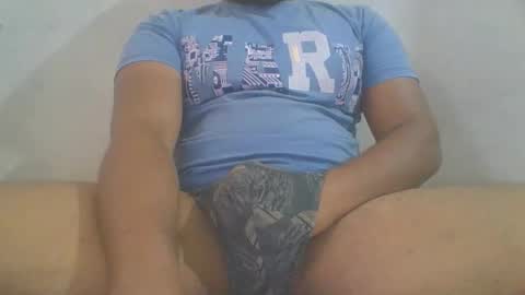 Snapshot of crazzy_booy chatting on 11.18.25 crazzy_booy online show from 11.18.25