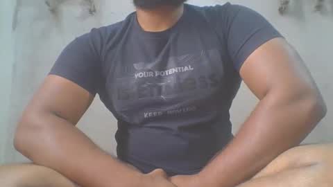 Snapshot of crazzy_booy chatting on 11.23.25 crazzy_booy online show from 11.23.25