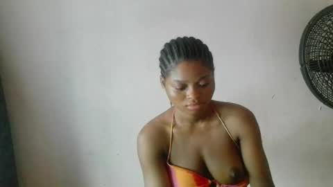 Snapshot of creamy_babyx chatting on 05.11.26 Creamy babyx online show from 05.11.26