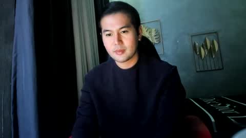 Snapshot of creamynow chatting on 12.25.24 BareCreamyCum online show from 12.25.24