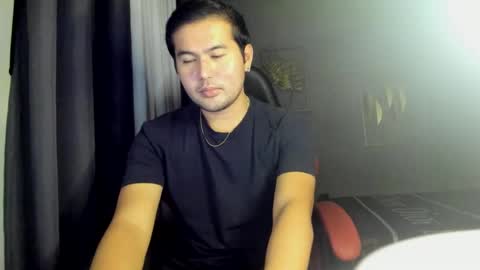 Snapshot of creamynow chatting on 12.28.24 BareCreamyCum online show from 12.28.24