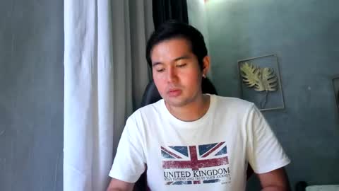 Snapshot of creamynow chatting on 01.04.25 BareCreamyCum online show from 01.04.25